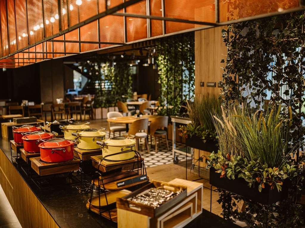 Ibis Styles Sibiu Arsenal Hotel Restaurant photo