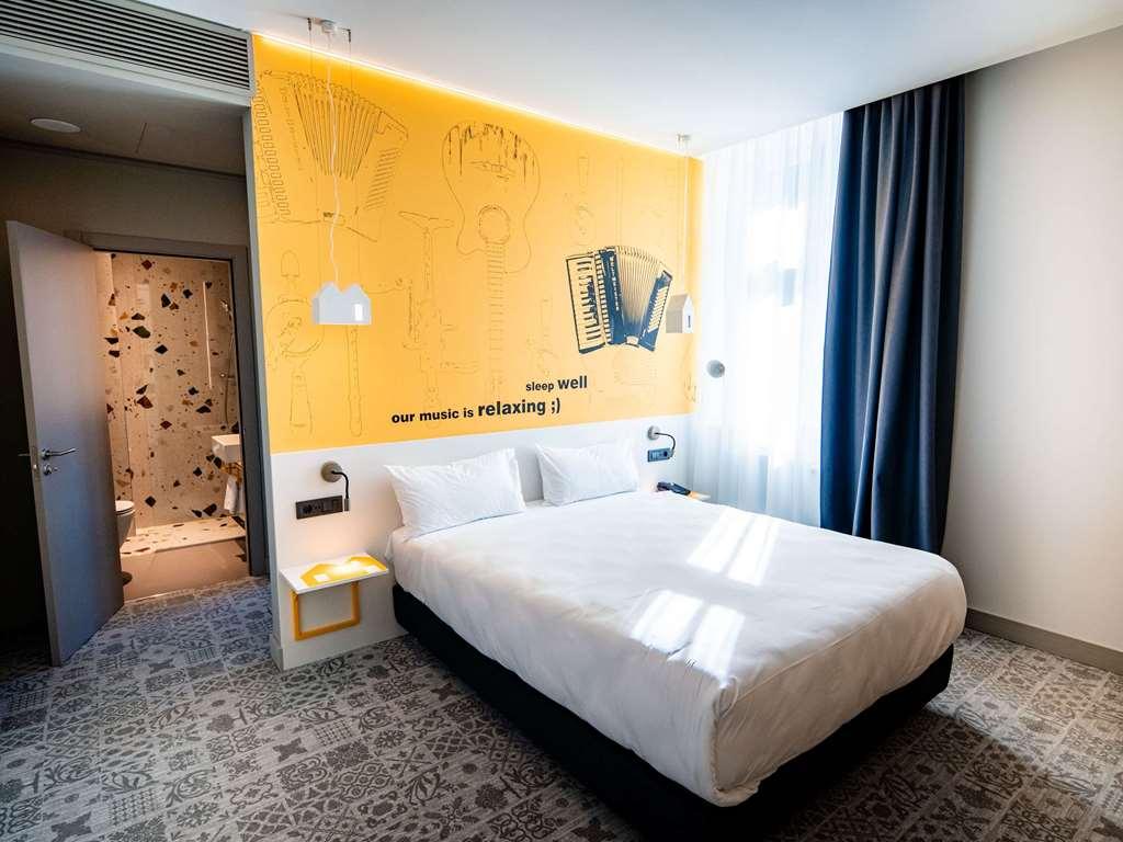 Ibis Styles Sibiu Arsenal Hotel Room photo
